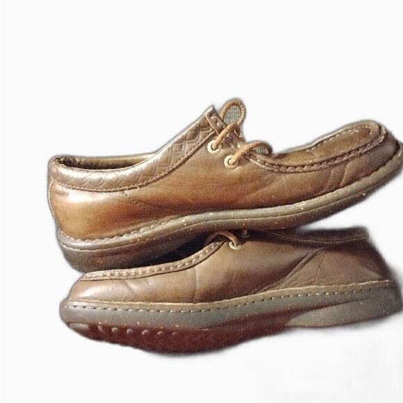 Ugg loved shoes, size 8(has marks has seen pics) - Picture 3 of 9